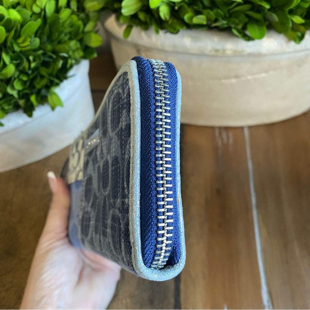 Coach Poppy Signature Blue Denim Full Zip Wallet - Picture 6 of 13